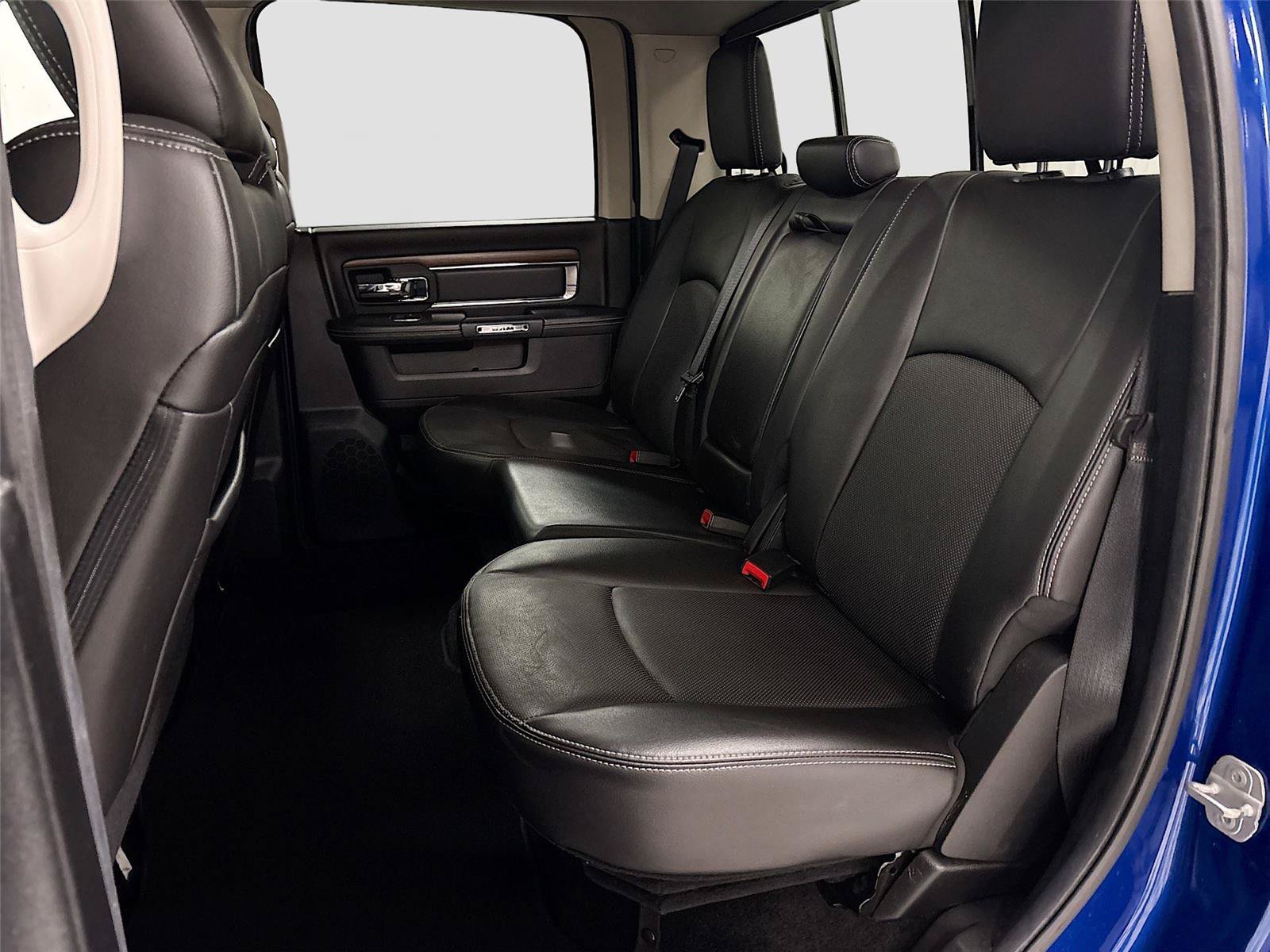 Used 2014 RAM 1500 Laramie w/ Convenience Group AWD/4WD image 11