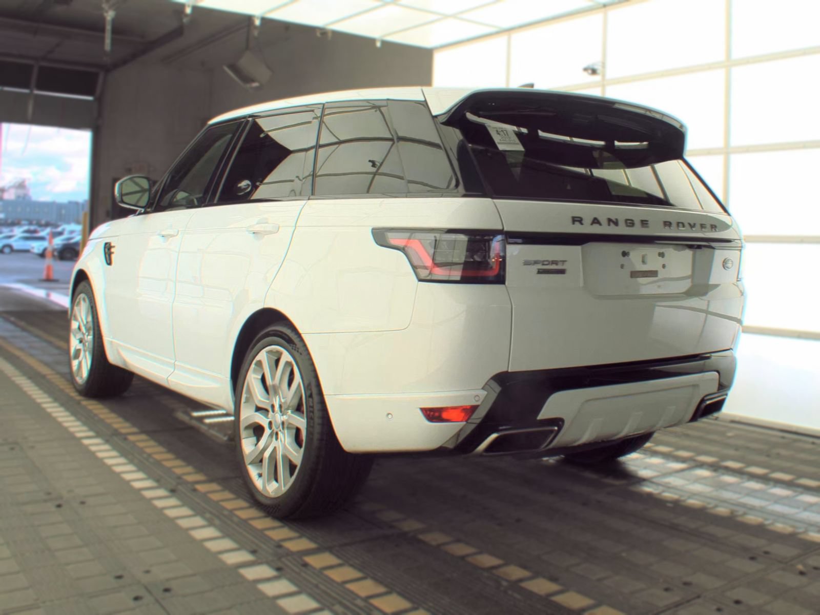 Used 2019 Land Rover Range Rover Sport Supercharged AWD/4WD image 6