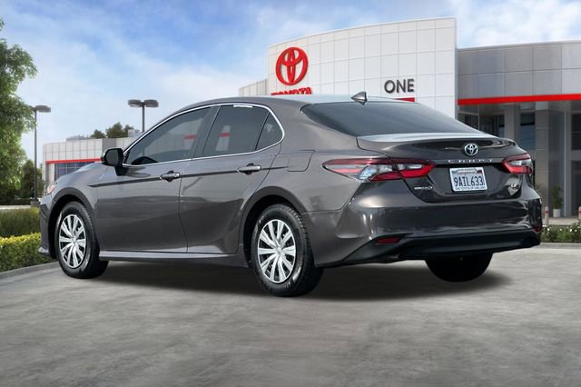 Used 2022 Toyota Camry LE FWD image 6