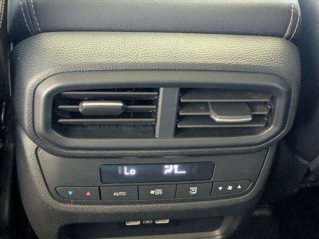 Certified 2023 Honda Pilot Touring image 17