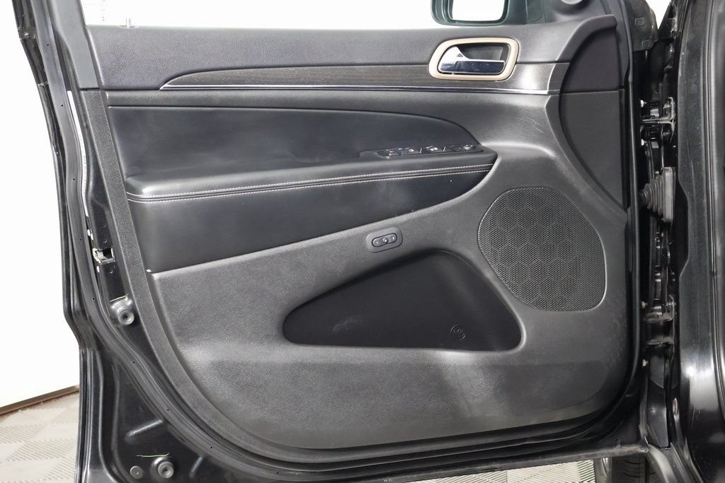 Used 2015 Jeep Grand Cherokee Limited RWD image 12