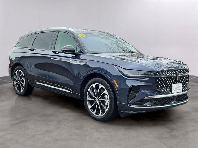 Used 2024 Lincoln Nautilus Reserve w/ Equipment Group 202A AWD/4WD image 10
