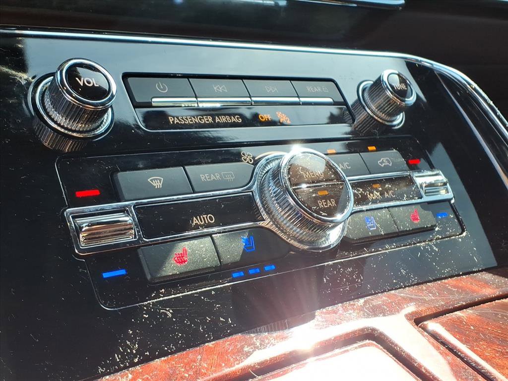 Used 2020 Lincoln Navigator Black Label w/ Cargo Convenience Package image 14