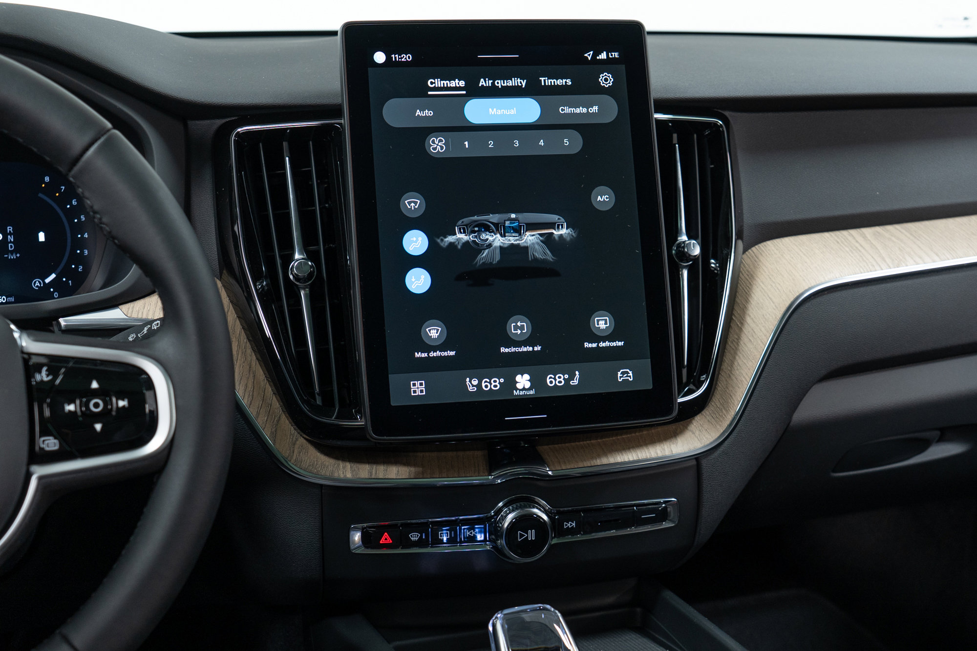 New 2026 Volvo XC60 B5 Plus w/ Protection Package Premier image 19