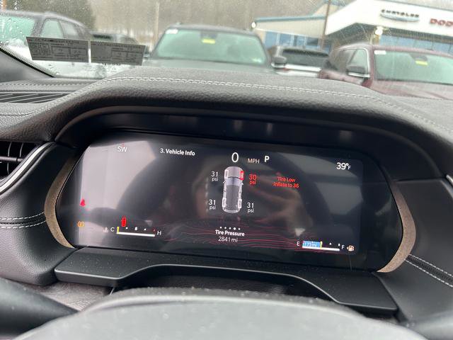 New 2025 Jeep Grand Cherokee Limited w/ Luxury Tech Group II image 17