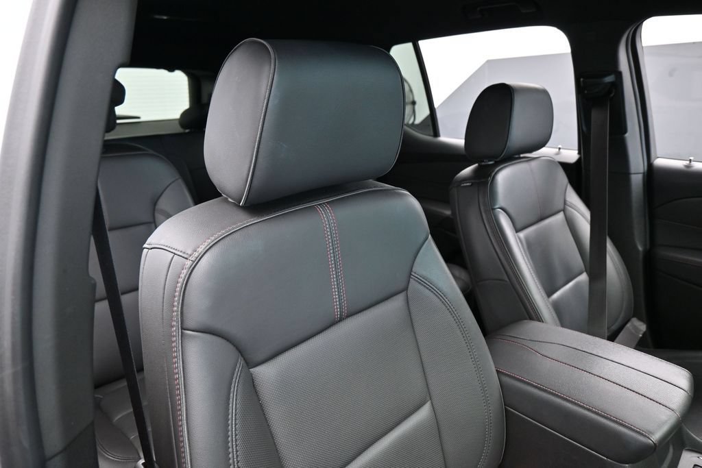 Used 2023 Chevrolet Traverse RS FWD image 53