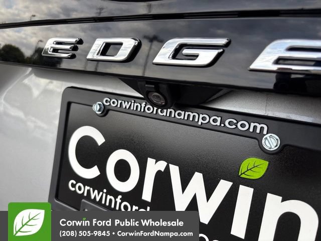 Used 2022 Ford Edge Titanium AWD/4WD image 11