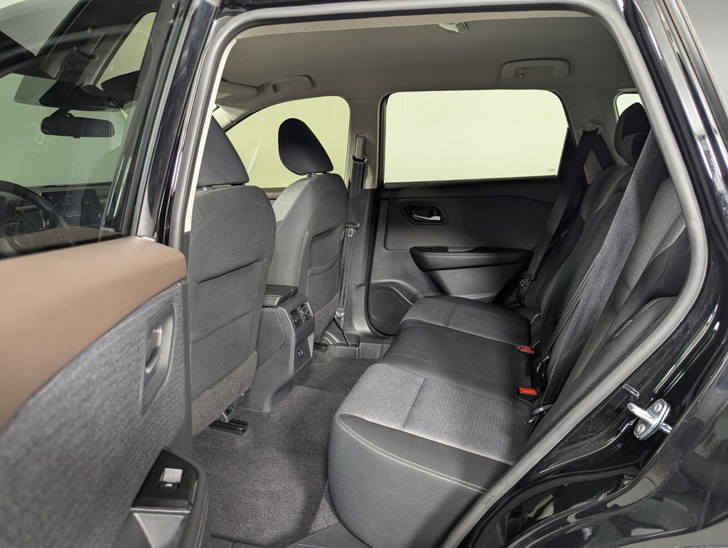 Used 2021 Nissan Rogue SV FWD image 22