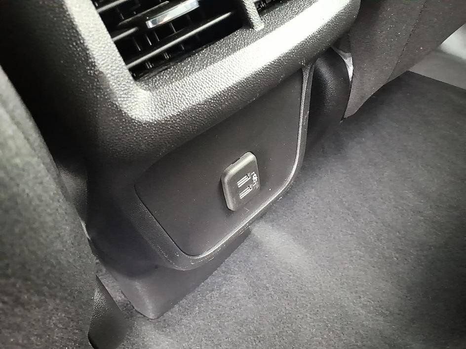 Used 2020 Chevrolet Equinox LT AWD/4WD image 22