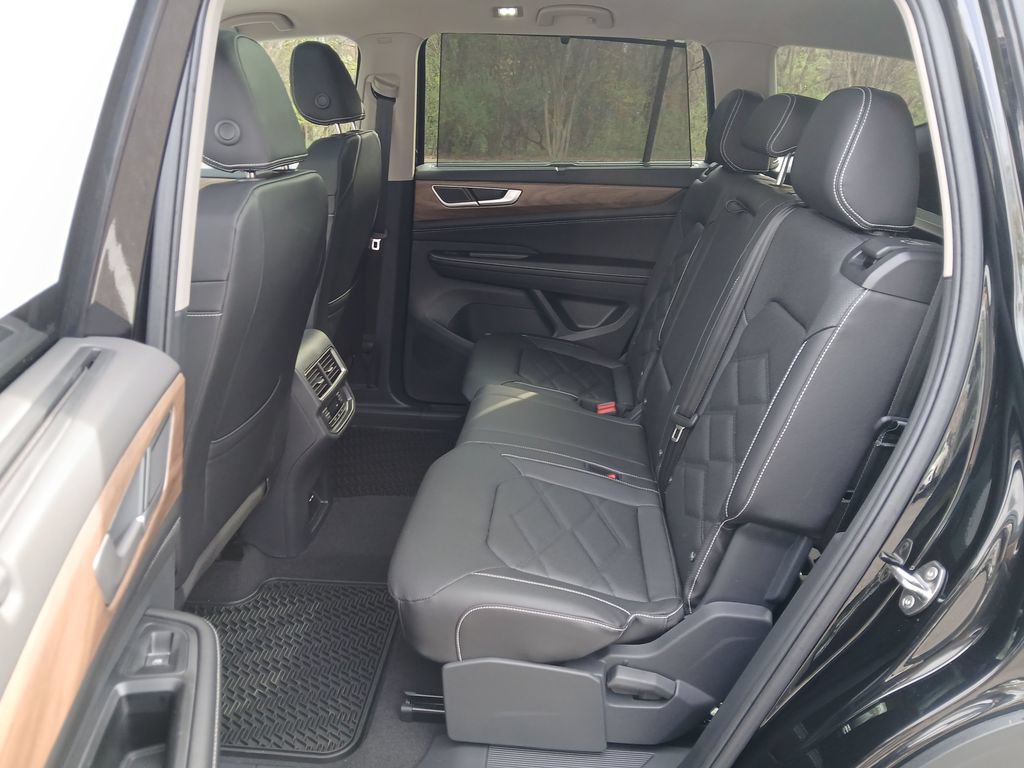 New 2026 Volkswagen Atlas SE FWD image 24