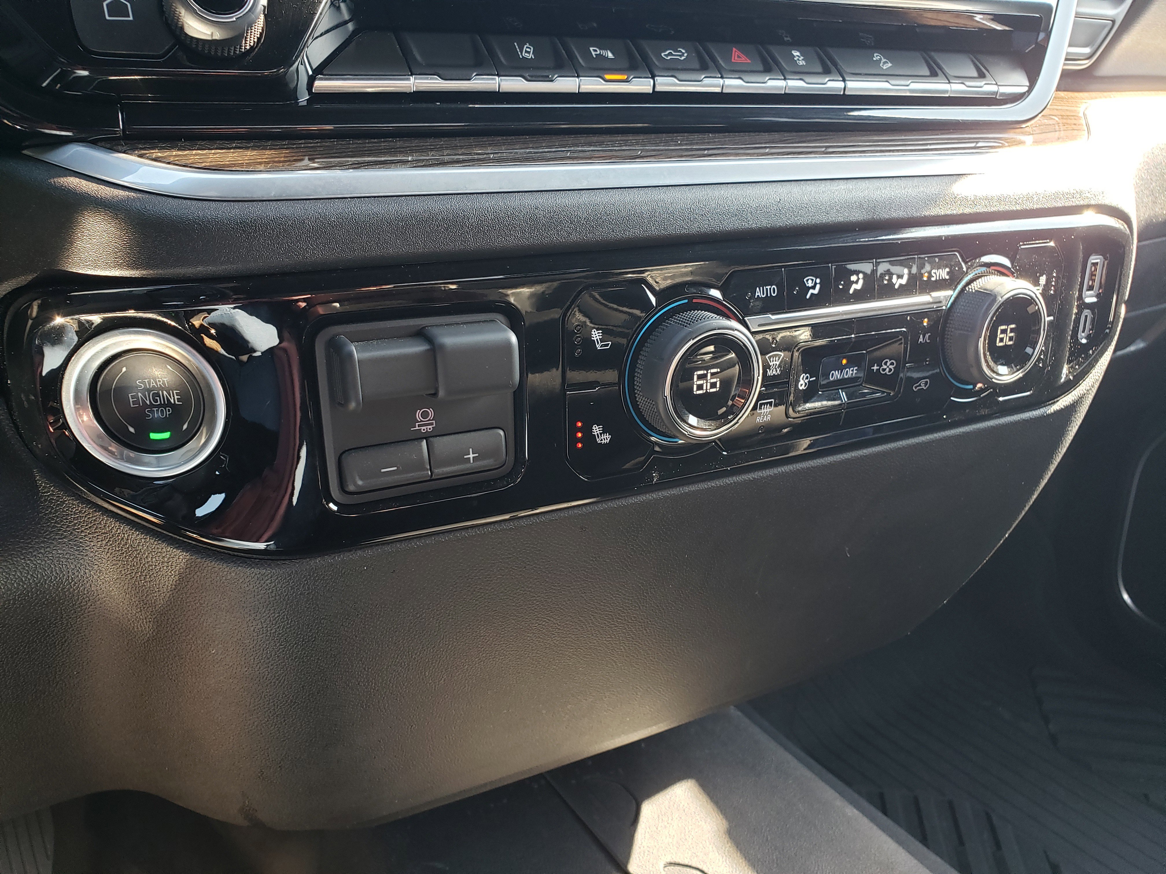 Used 2024 Chevrolet Silverado 2500 LT w/ All Star Edition image 25