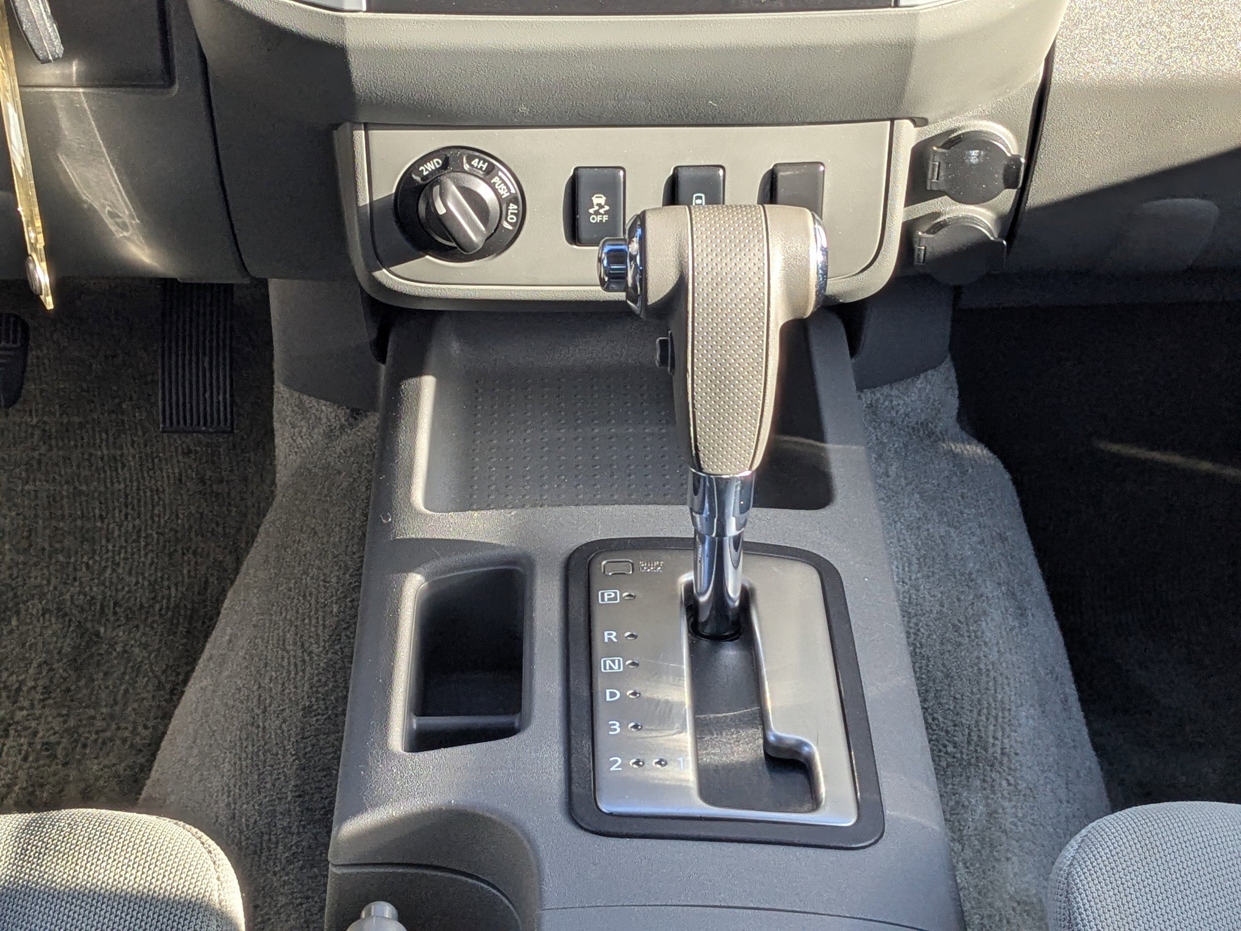 Used 2013 Nissan Frontier SV w/ SV Value Truck Pkg image 18