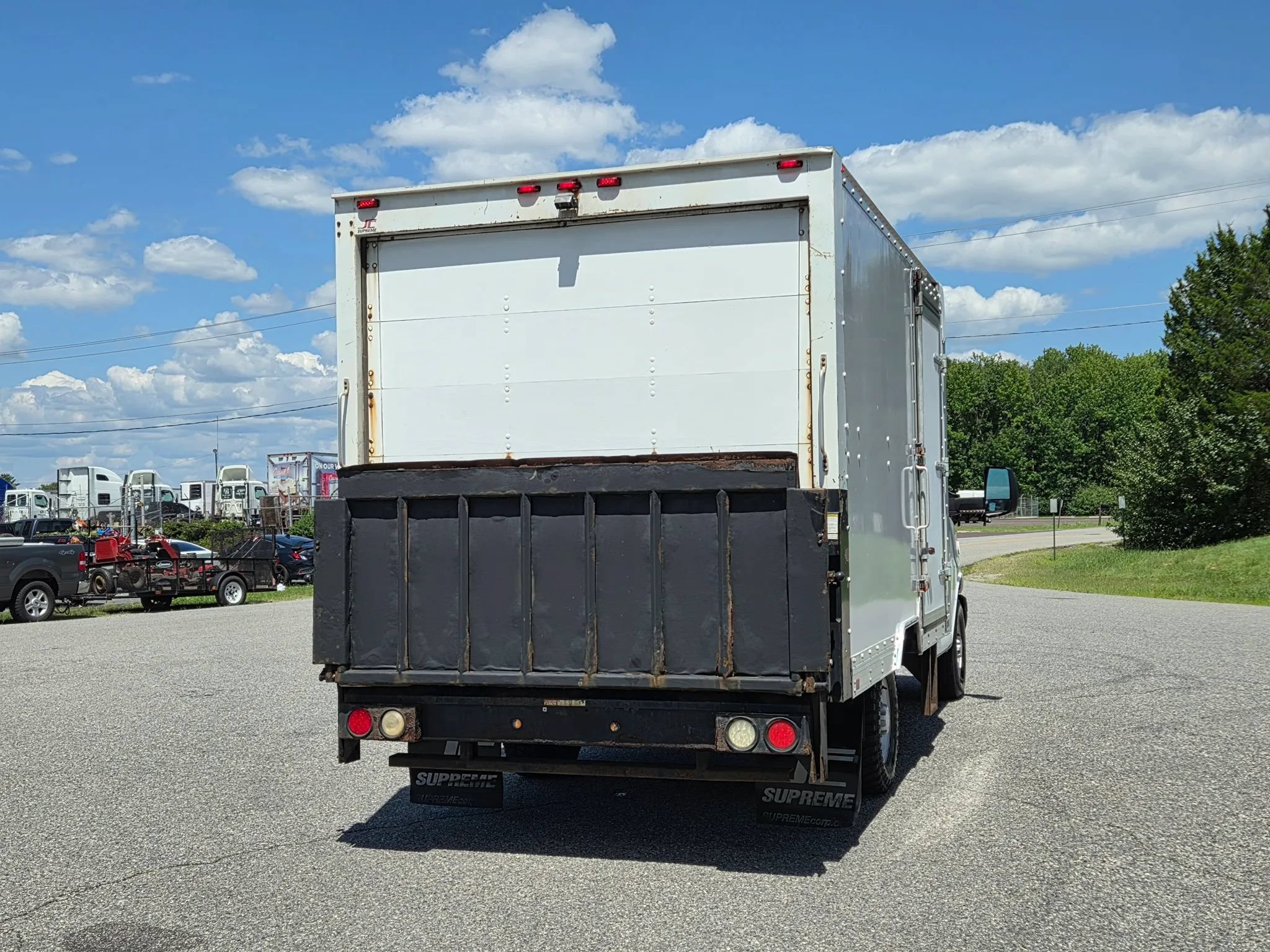 Used 2015 Chevrolet Express 3500 RWD image 11