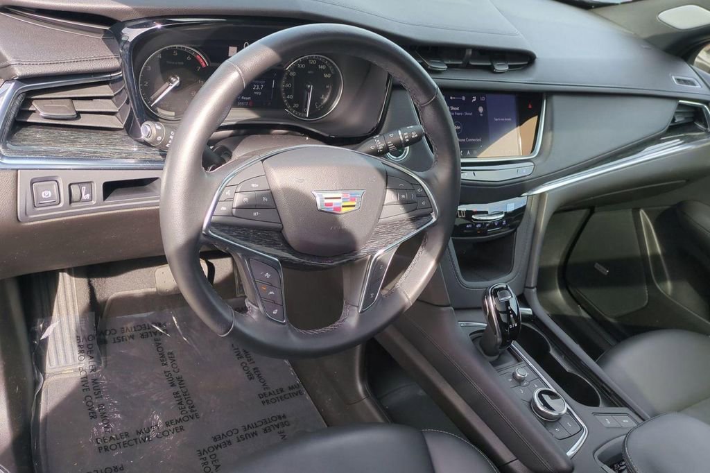 Certified 2023 Cadillac XT5 Premium Luxury FWD image 9