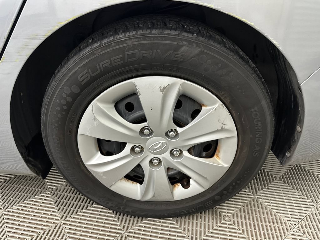 Used 2016 Hyundai Elantra SE FWD image 18