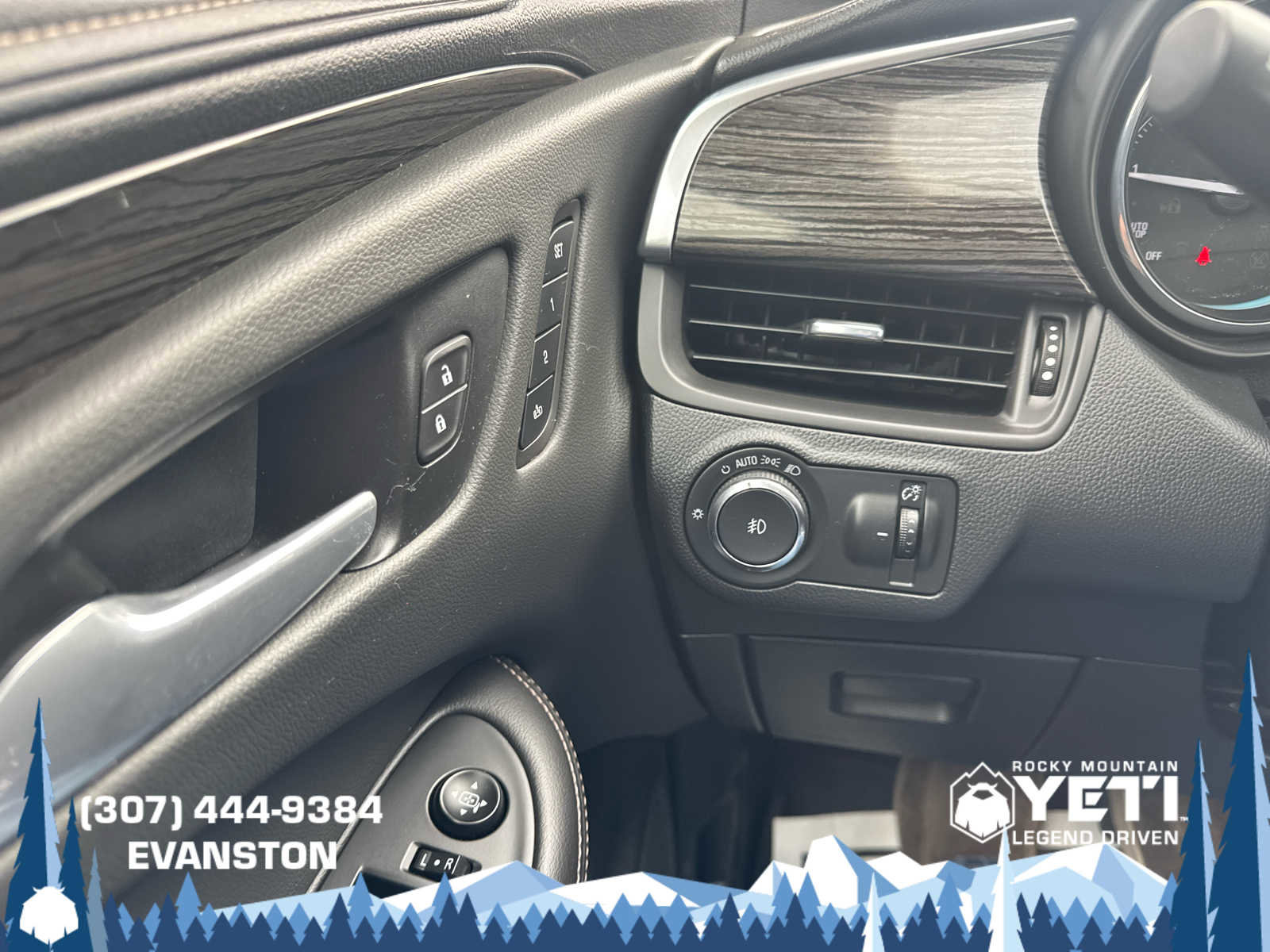 Used 2018 Buick Envision Essence AWD/4WD image 24