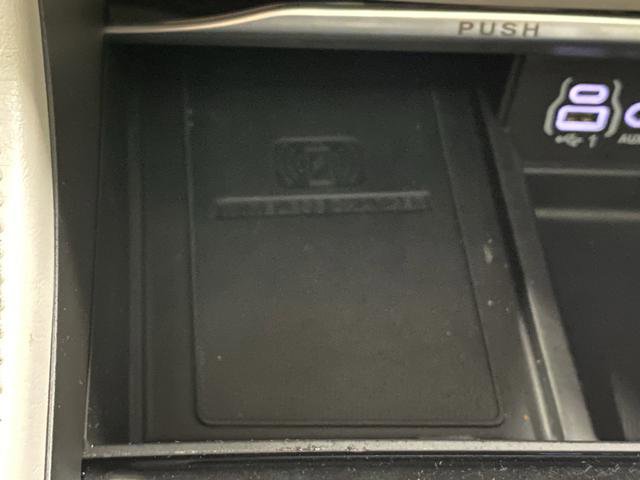 Used 2022 Chrysler Pacifica Limited FWD image 25