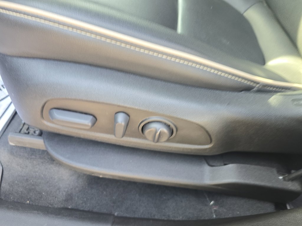 Used 2023 Chevrolet Traverse Premier w/ Redline Edition image 23