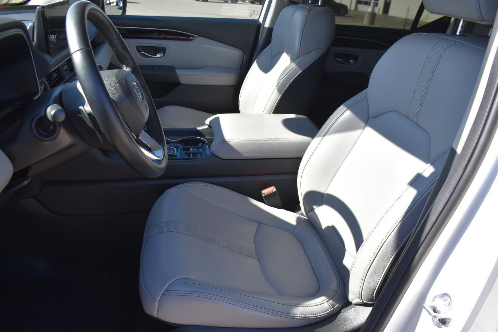 Used 2025 Honda Pilot Touring image 27