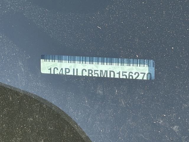 Used 2021 Jeep Cherokee Latitude FWD image 12