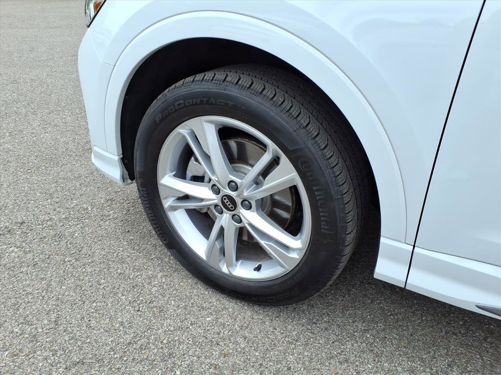 Certified 2024 Audi Q3 2.0T Premium Plus AWD/4WD image 9