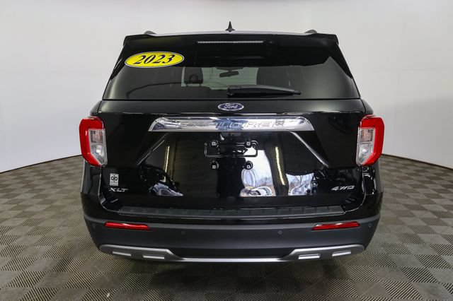 Used 2023 Ford Explorer XLT w/ Equipment Group 202A AWD/4WD image 8