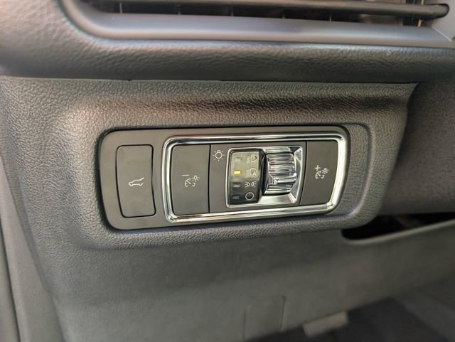 Used 2026 Lincoln Corsair Premiere image 17