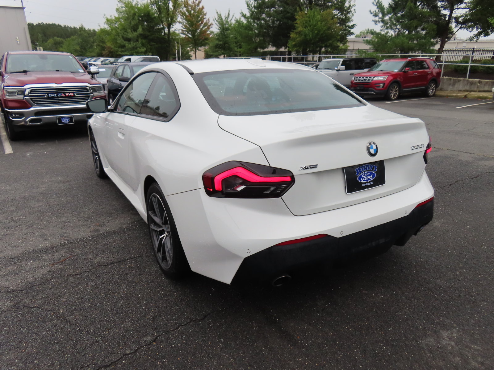 Used 2024 BMW 230i xDrive Coupe w/ Convenience Package AWD/4WD image 7