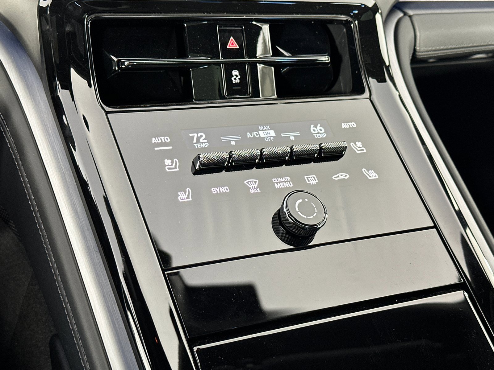 Used 2025 Porsche Panamera image 24