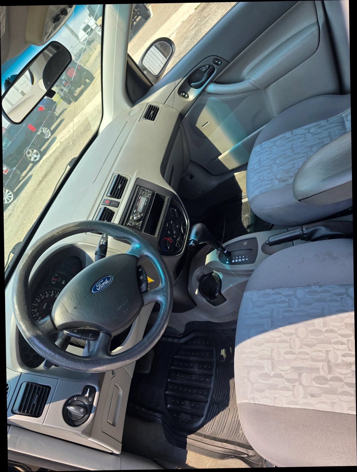 Used 2005 Ford Focus S FWD image 8