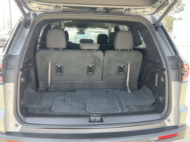 Used 2025 GMC Acadia Elevation image 25