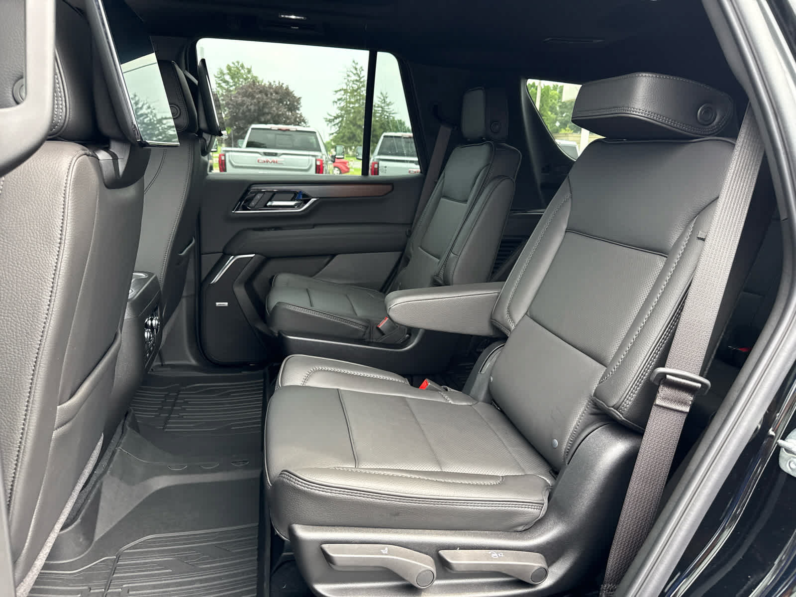 New 2026 GMC Yukon Denali w/ Advanced Technology Package AWD/4WD image 26