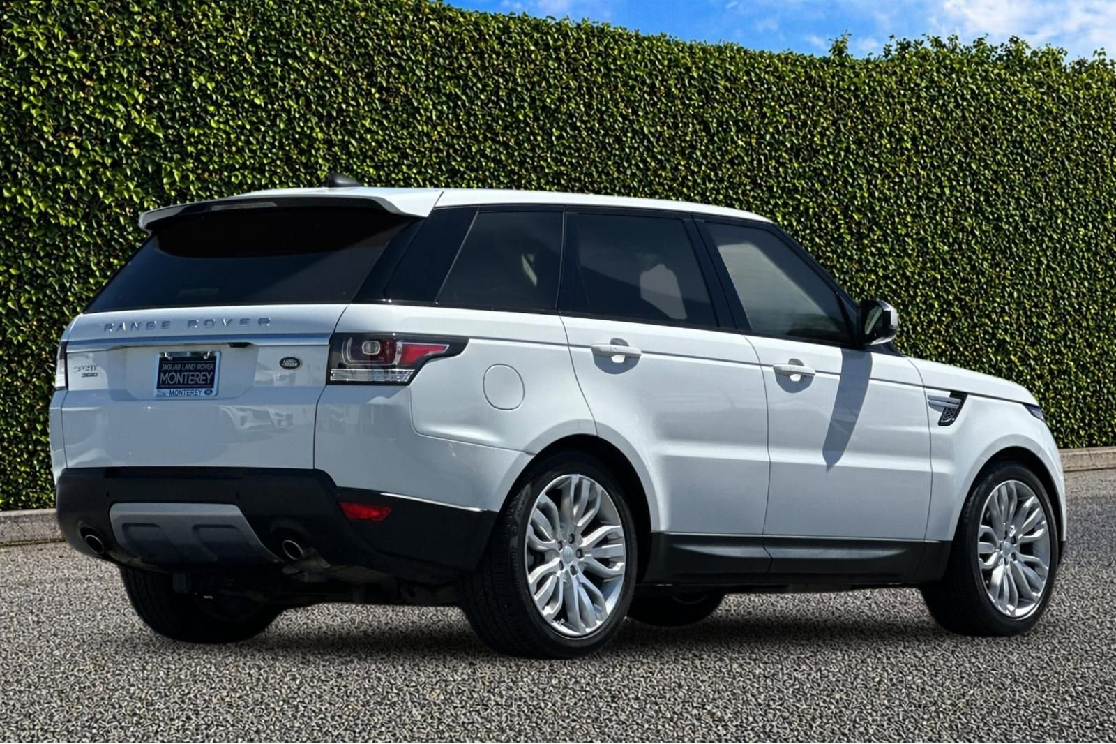 Used 2017 Land Rover Range Rover Sport HSE AWD/4WD image 4
