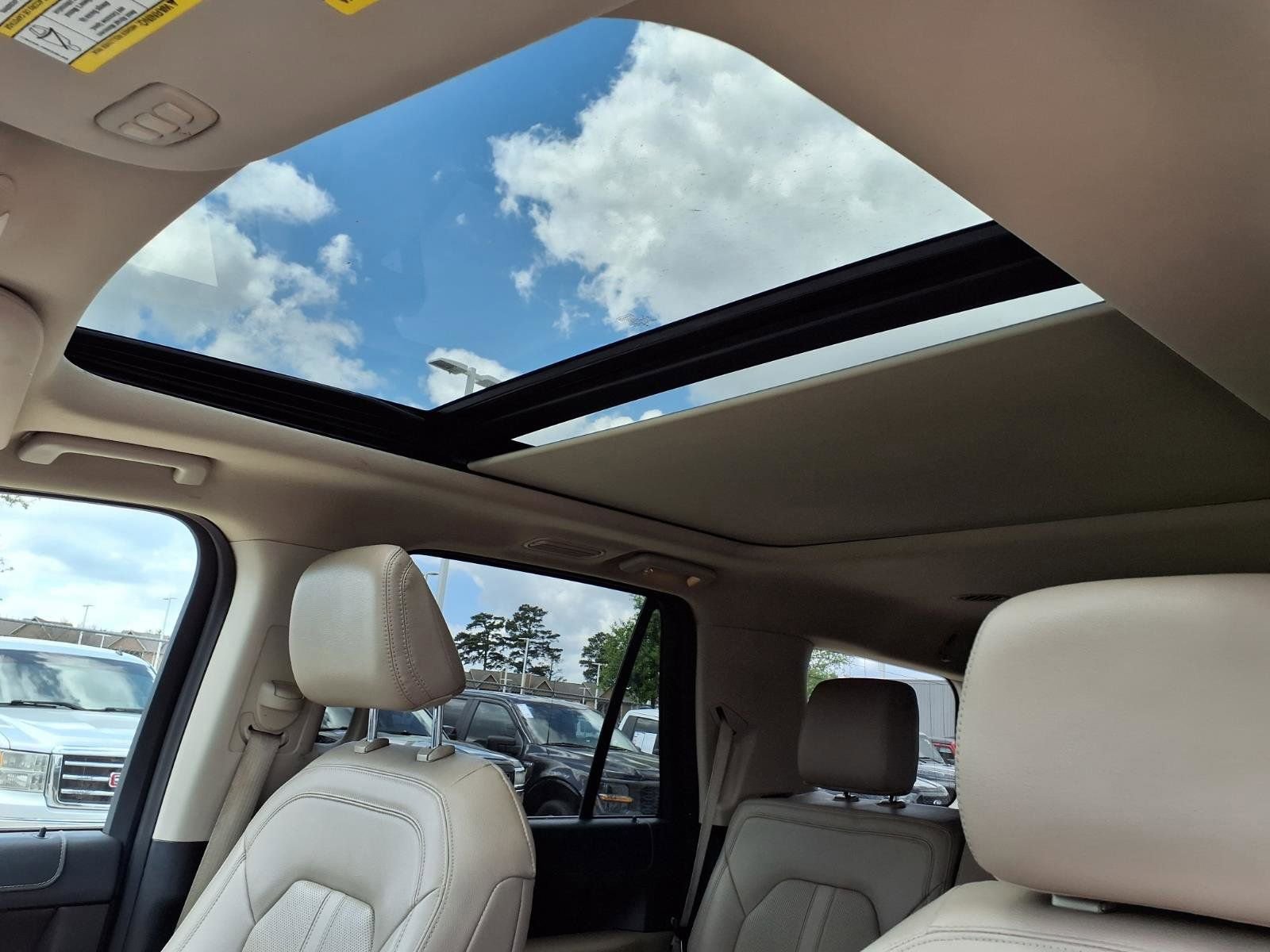 Used 2024 Ford Expedition Limited AWD/4WD image 12