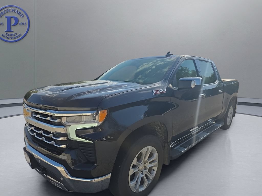 Used 2022 Chevrolet Silverado 1500 LTZ w/ LTZ Premium Package AWD/4WD image 3