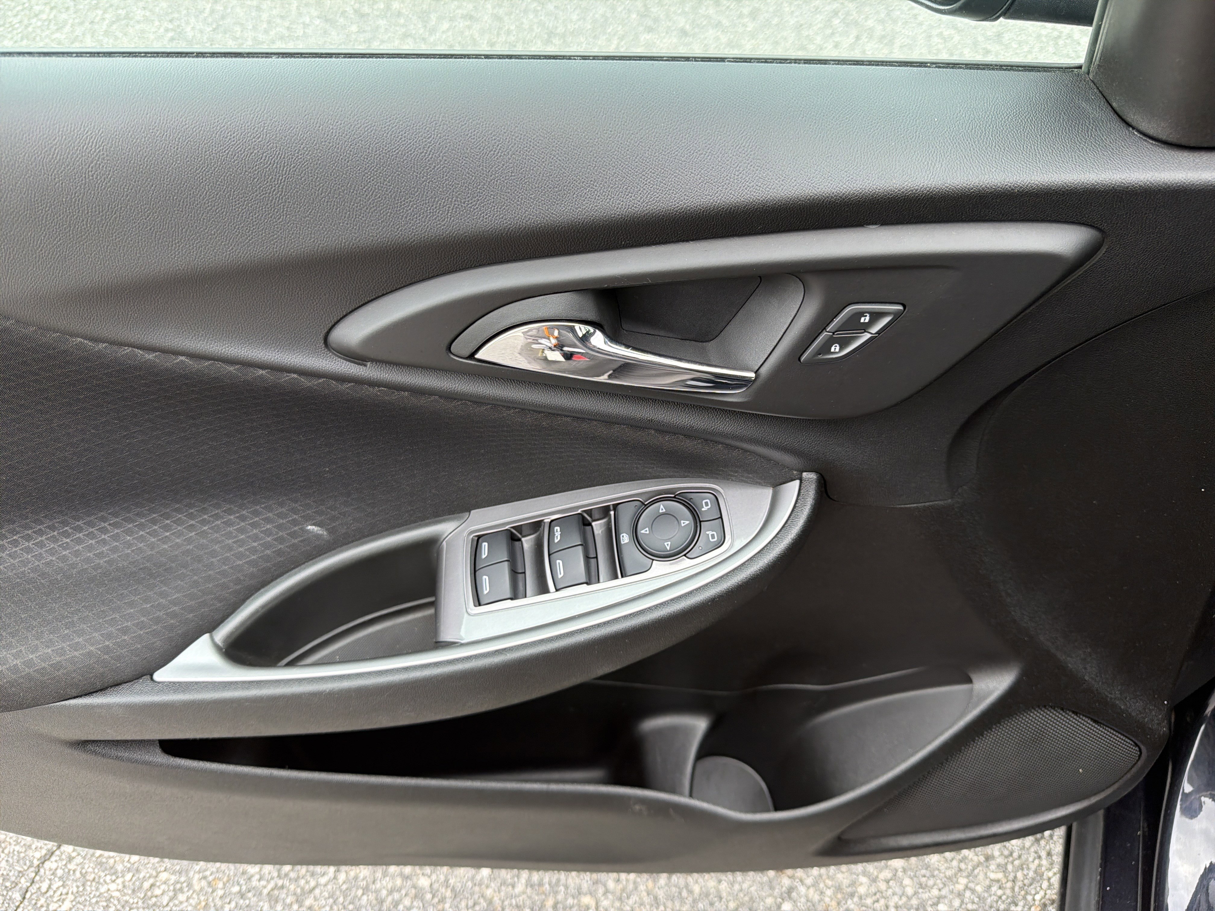 Used 2023 Chevrolet Malibu LT FWD image 20
