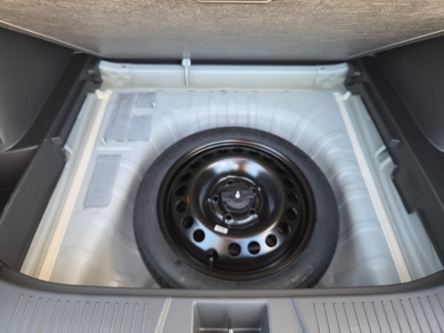 Used 2026 Chevrolet Trax LT w/ LT Convenience Package FWD image 30