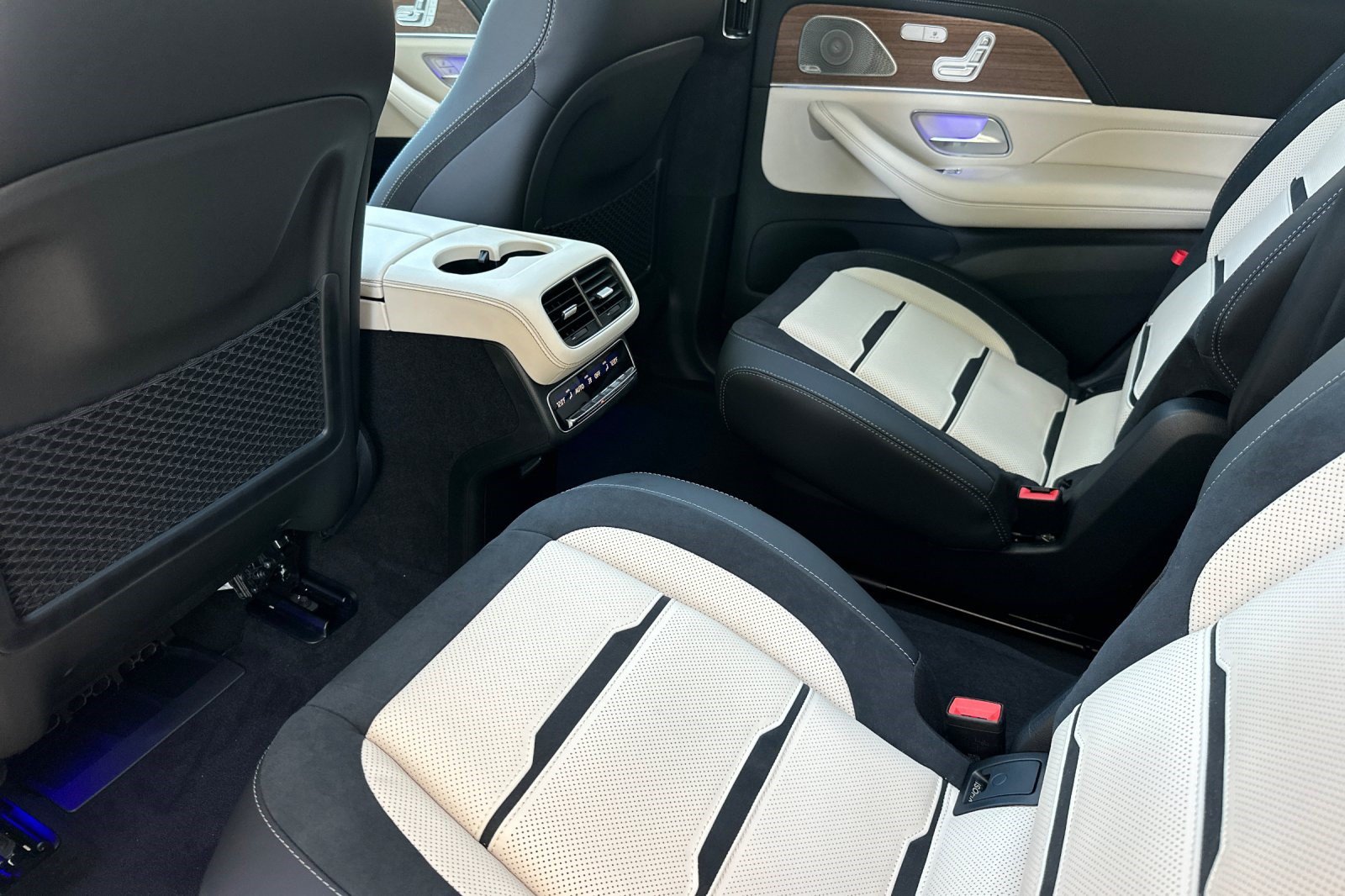 New 2026 Mercedes-Benz GLS 63 AMG 4MATIC image 28