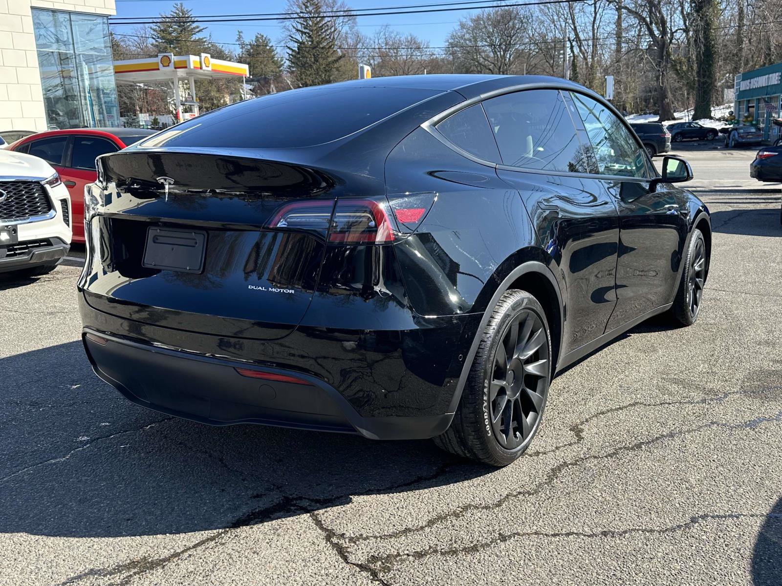 Used 2021 Tesla Model Y Long Range AWD/4WD image 3