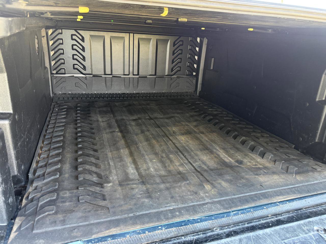 Used 2010 Chevrolet Avalanche LT RWD image 28