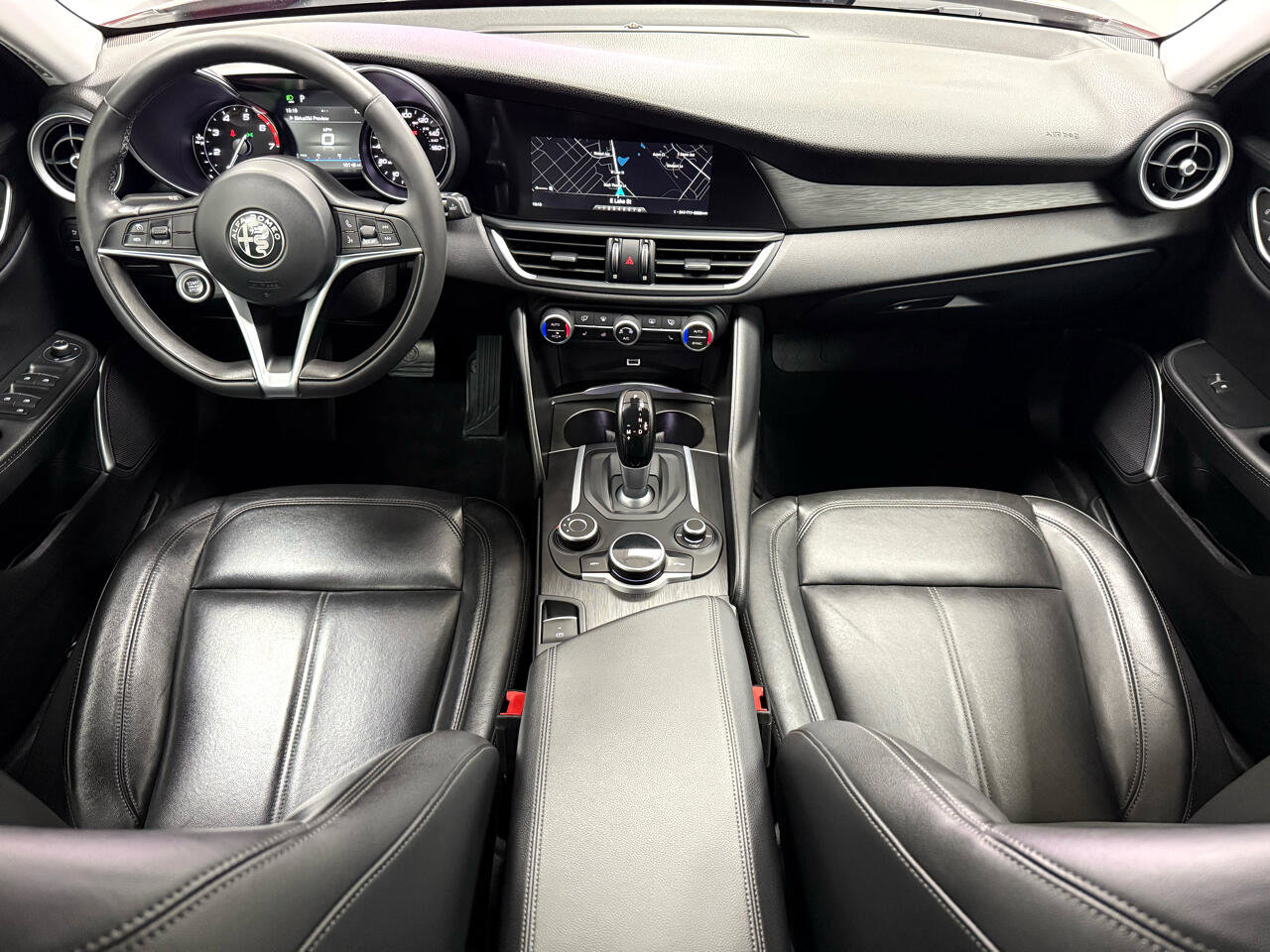 Used 2018 Alfa Romeo Giulia AWD image 30