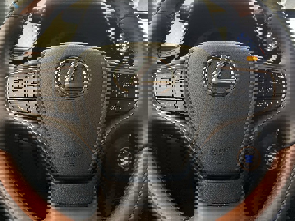 Used 2024 Lexus ES 350 Ultra Luxury w/ Accessory Package (Z2) image 15