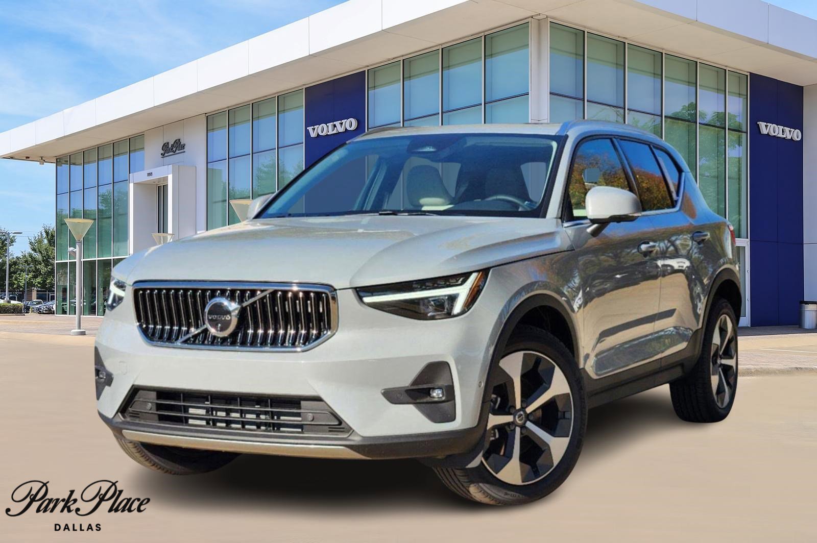 Used 2025 Volvo XC40 B5 Plus w/ Protection Package Premier