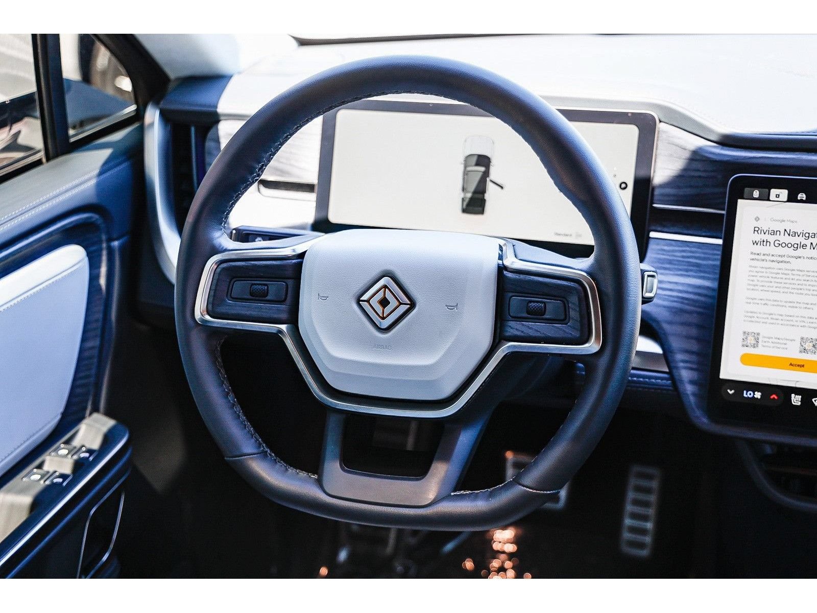 Used 2024 Rivian R1S Adventure AWD/4WD image 14