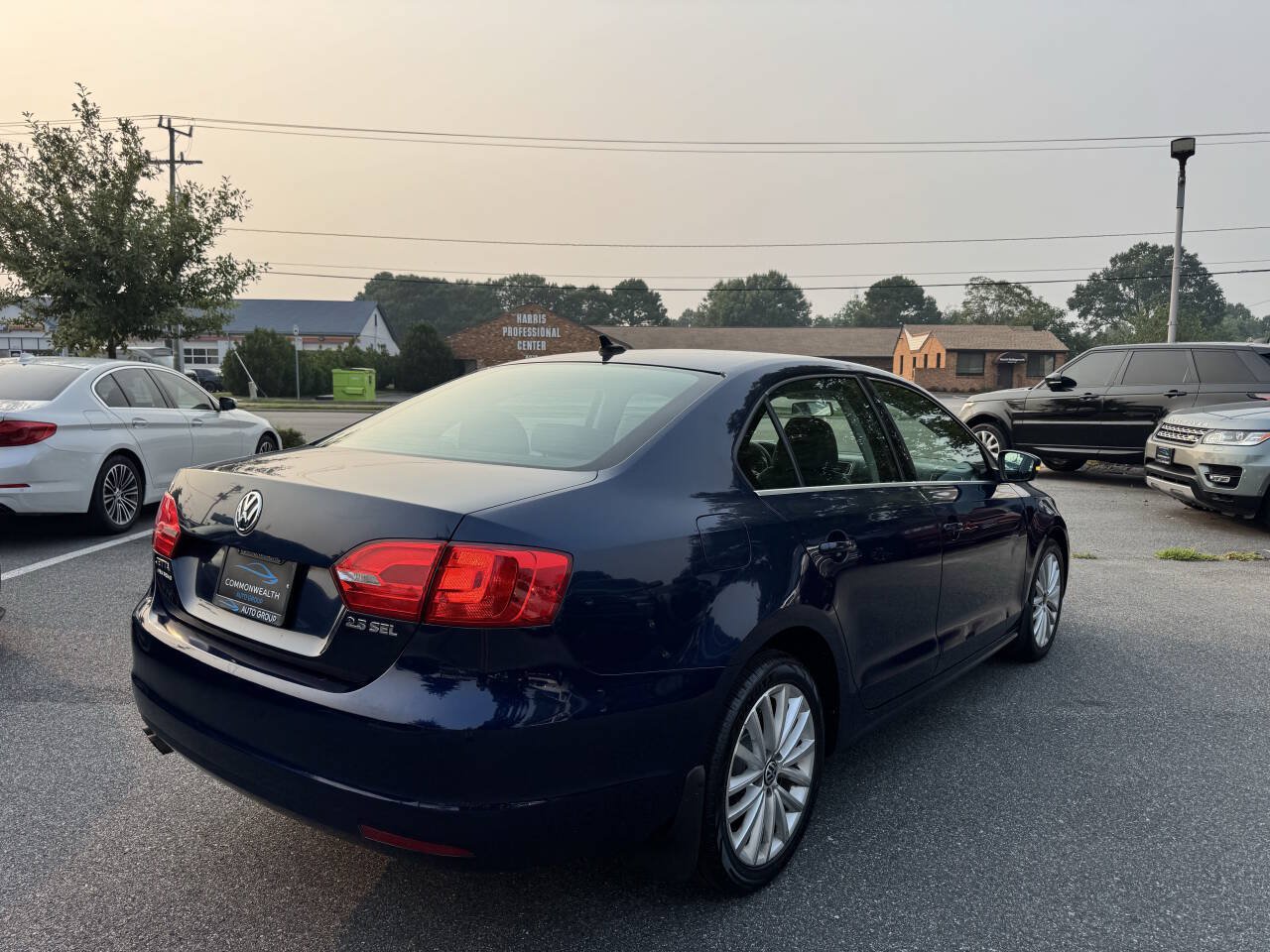 Used 2011 Volkswagen Jetta SEL FWD image 4