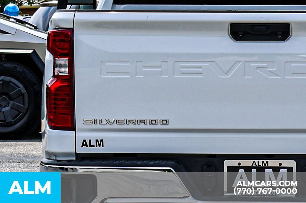 Used 2025 Chevrolet Silverado 2500 LT w/ Convenience Package AWD/4WD image 12