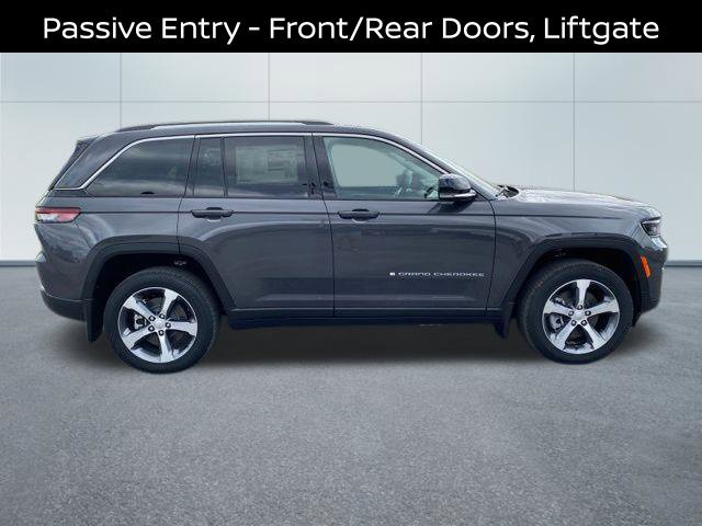 Used 2024 Jeep Grand Cherokee Limited 4xe w/ Luxury Tech Group II AWD/4WD image 17