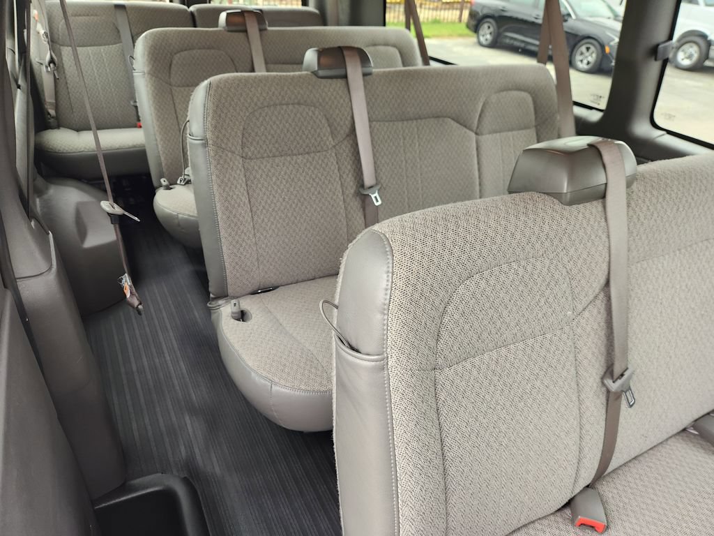 Used 2025 Chevrolet Express 3500 LS RWD image 28