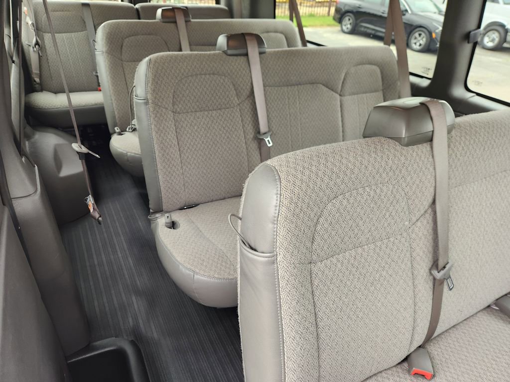 Used 2025 Chevrolet Express 3500 LS RWD image 28