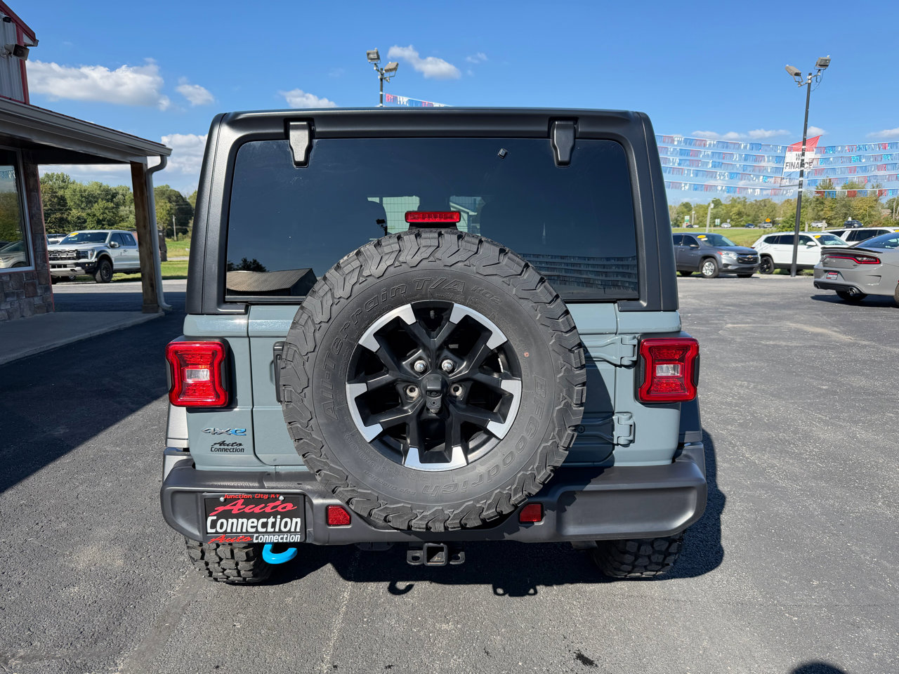 Used 2024 Jeep Wrangler Unlimited Rubicon 4xe image 5